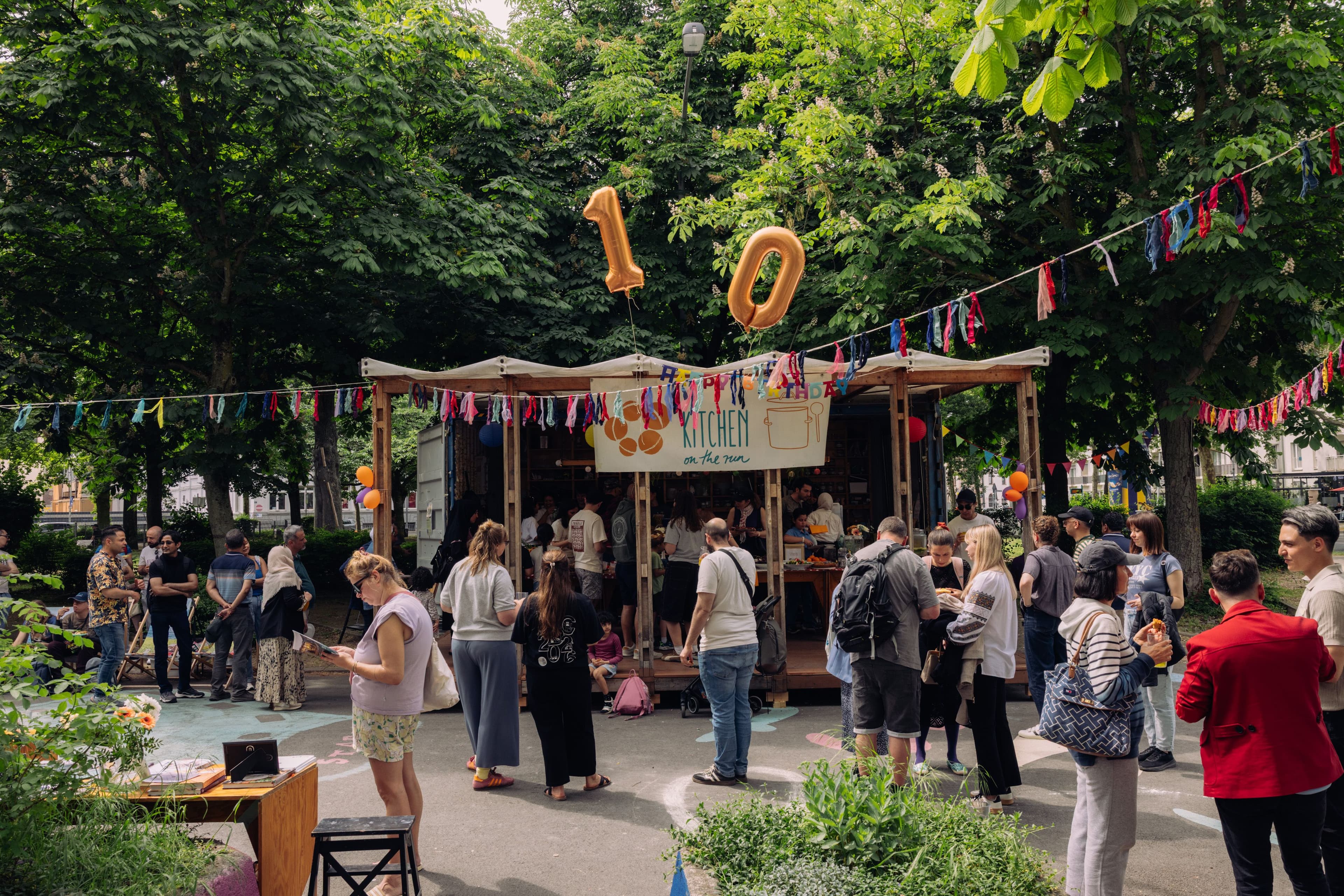 Kochcontainer des Projekts Kitchen on the Run steht im Gallusviertel