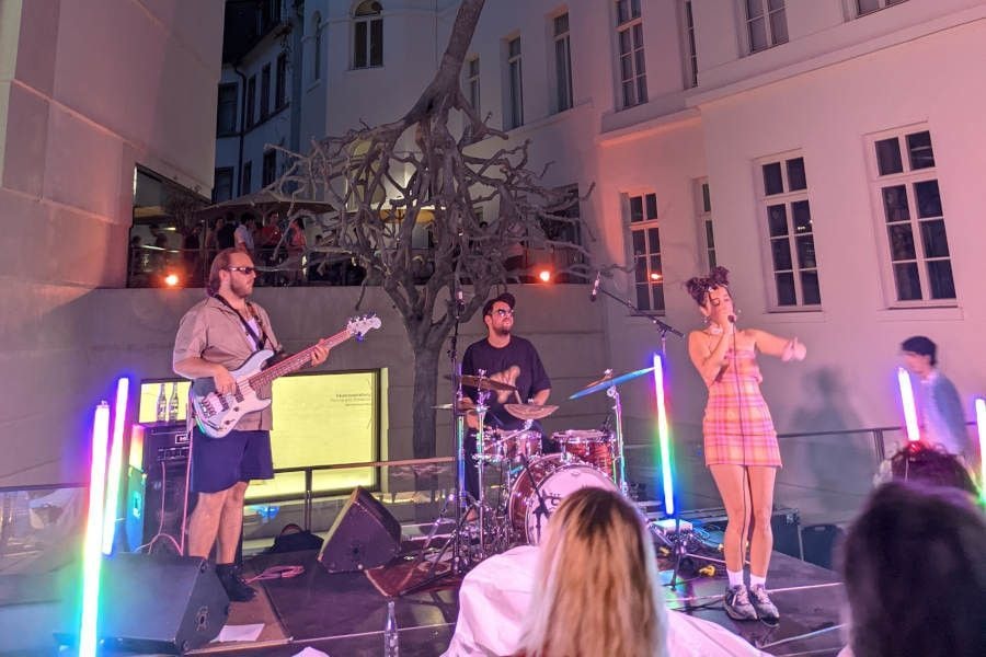 Vorplatz Jüdisches Museum Frankfurt