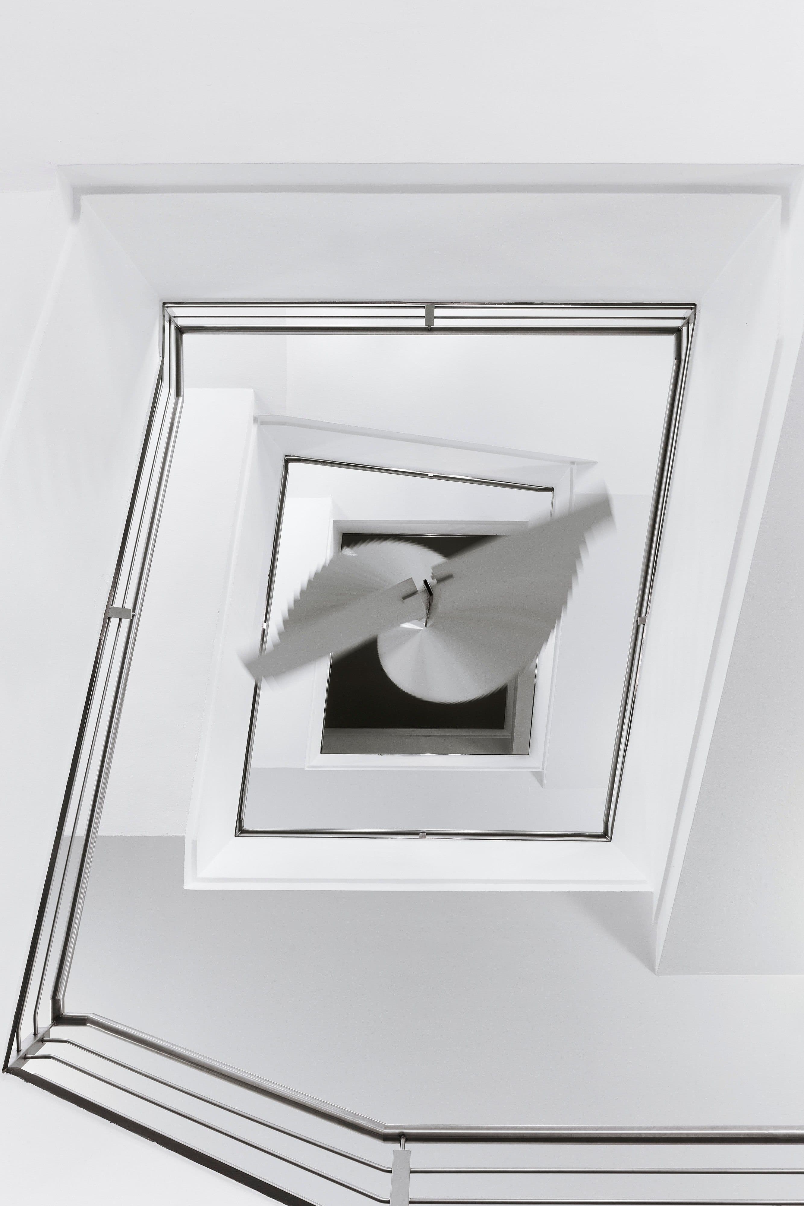 Friedrich Becker: Wellenkinetik, 1990, Treppenhaus Deutsches Goldschmiedehaus Hanau, Foto: David Arzt